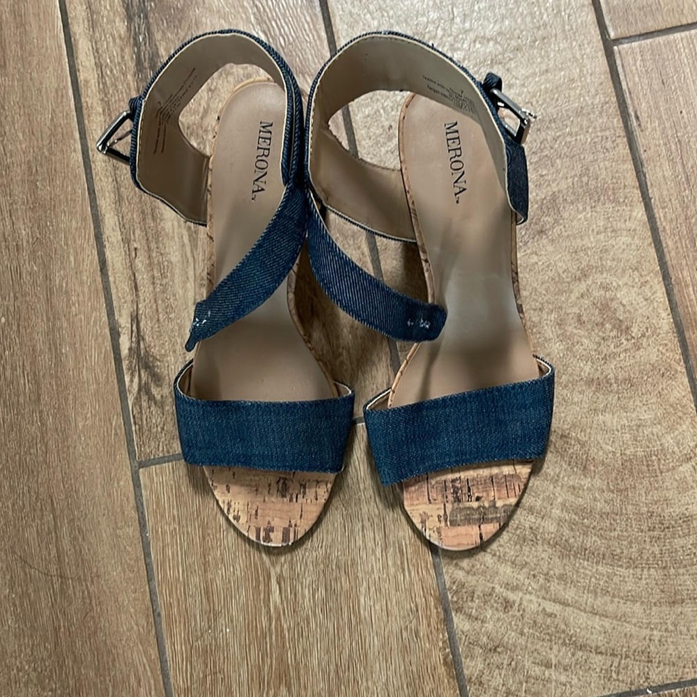 Merona denim sandals for summer size 7